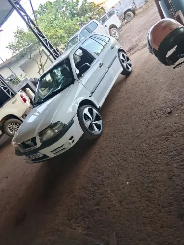 Volkswagen Gol Geração III Plus 1.0 MI 16V Gasolina Mec. 4P 2004
