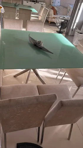 Conjunto de mesa jantar com 6 cadeiras