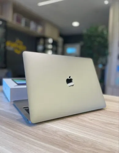 MacBook Pro M1 13.3 pol 8GB|256GB Silver 85% - seminovo