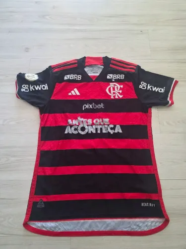 Camisa Flamengo x Athletico 2024 preparada para jogo Gonzalo Plata