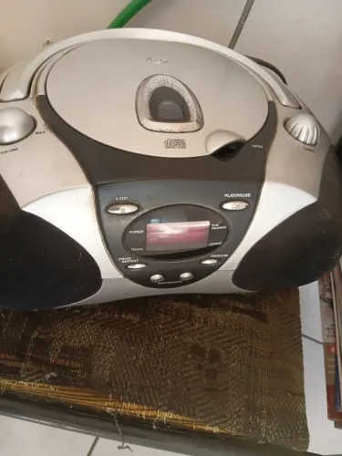 Som Portátil AM E FM.