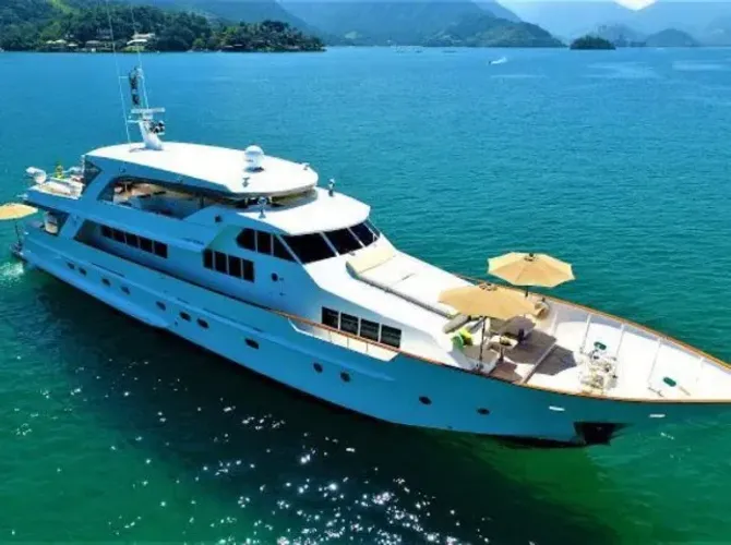 Lancha Benetti 106 2 x MAN 1000 HP
