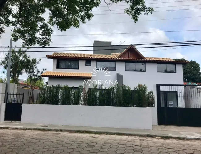 Casa para locação, 4 Quartos, 2 Suítes, Ar e Energia Solar na Lagoa da Conceição