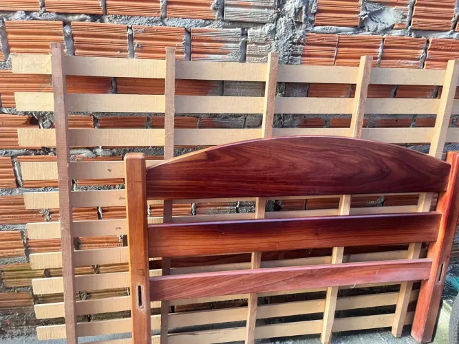 Vende-se cama de macacaúba