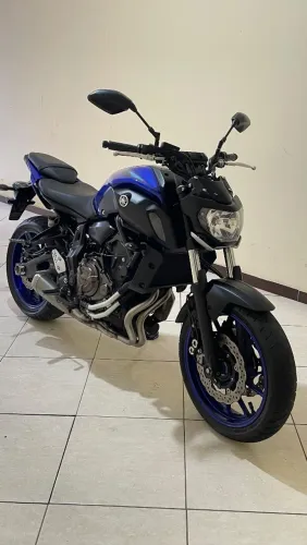 YAMAHA MT 07 / 2023
