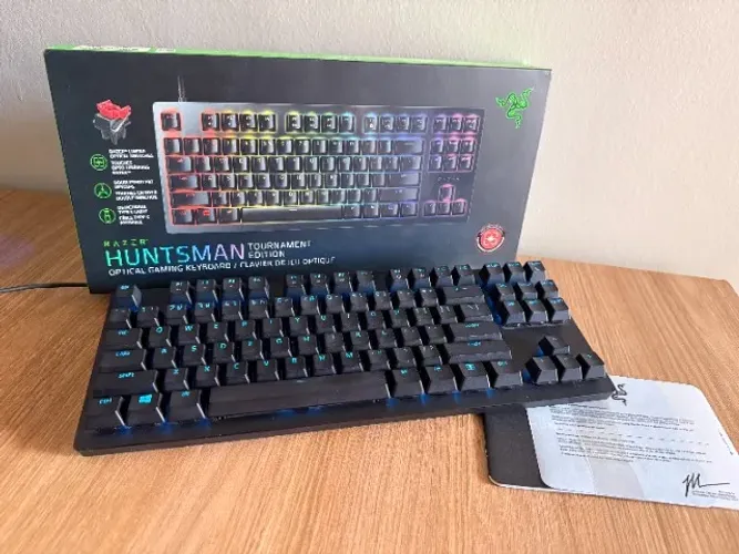 Teclado Razer Huntsman Tournament Edition - TKL Switch Óptico Linear RGB
