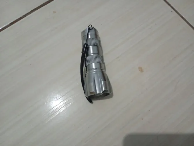 Lanterna a pilha 3 aaa lede para camping