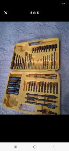 Furadeira com maleta