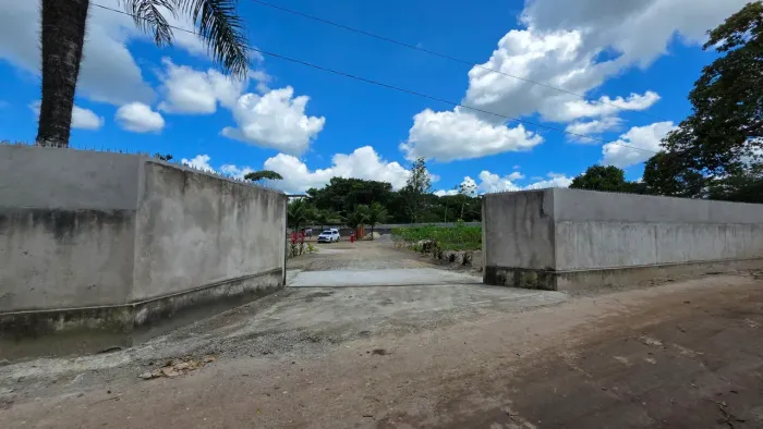 Terreno em Aldeia Km 6 ? murado, com portão, poço/água e terreno limpo
