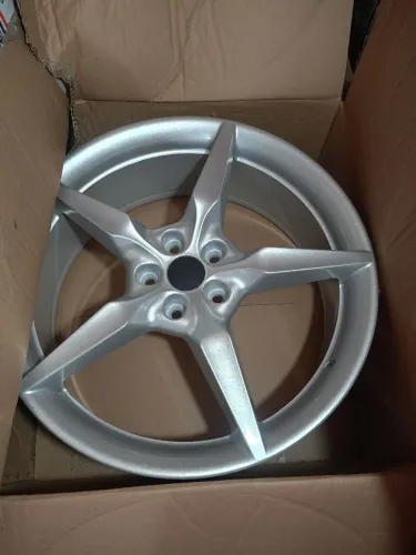 Vendo roda na caixa aro 20