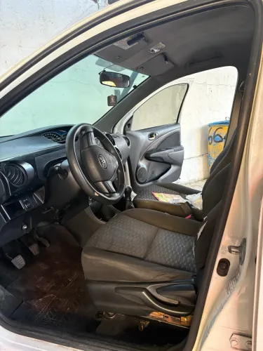 Toyota Etios X 1.3 Flex 16V 5P Mec. 2015
