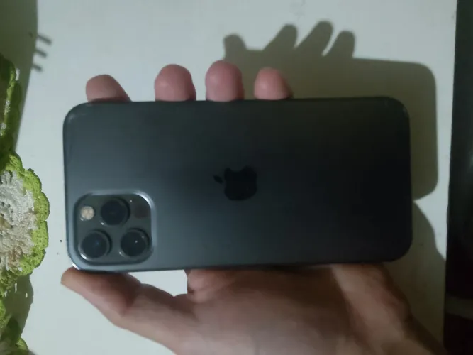 iPhone 12 Pro 128GB na cor Grafite.