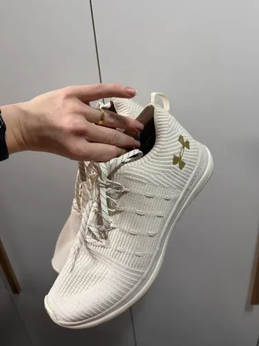 Tênis Under Armour Charged