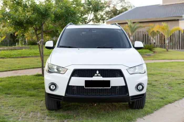 Mitsubishi Outlander 2.0 16V 160cv Aut. 2012