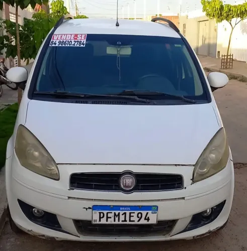 Fiat Idea Attractive 1.4 Fire Flex 8V 5P 2012