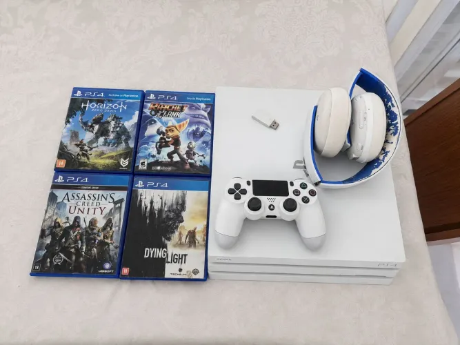 PlayStation 4 Pro branco