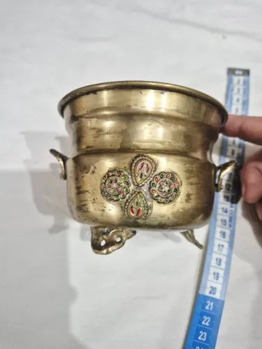 Vaso indiano em latão com pedrarias decorativo vintage pequeno