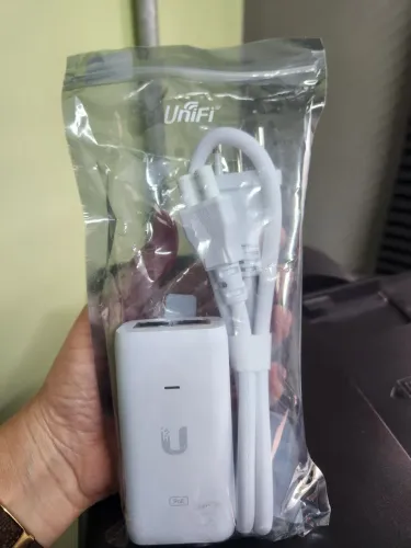 UBIQUITI U- POE AT BR FONTE DE ALIMENTAÇÃO POE 48V TIPO AT GIGA