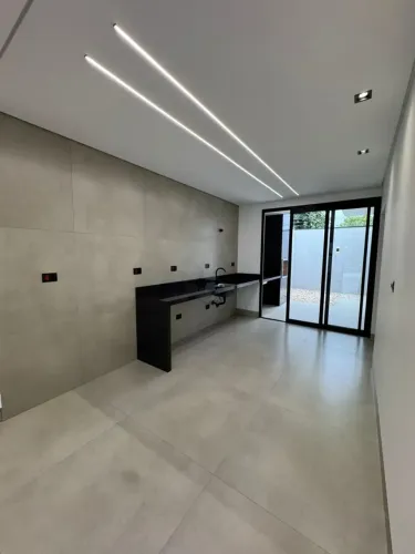 Casa para venda com 3 quartos em Sarandi - PR