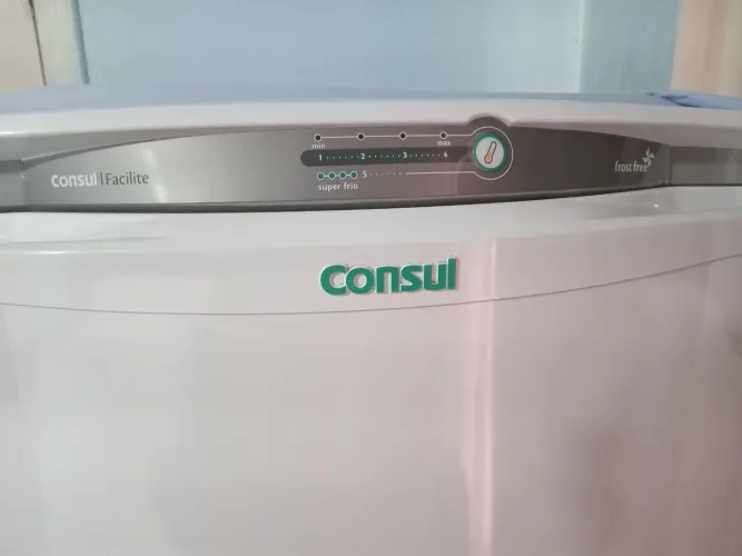 Vendo móveis e eletros. Preço de cada um na descrição. 