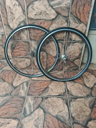 Rodas 700