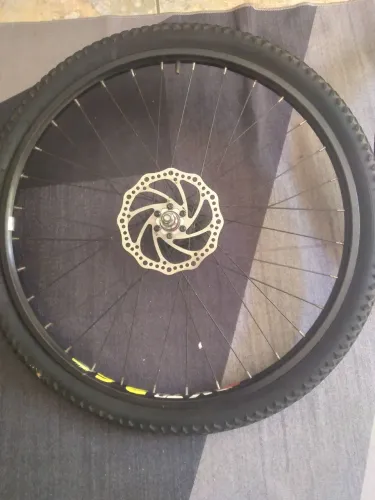 Rodas 26 com discos catraca de 7 vel aros weinmann