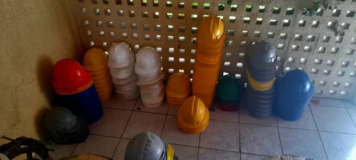 Capacetes de Construção