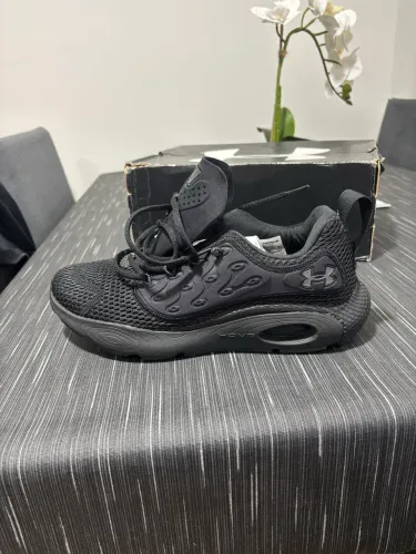Tênis under Armour