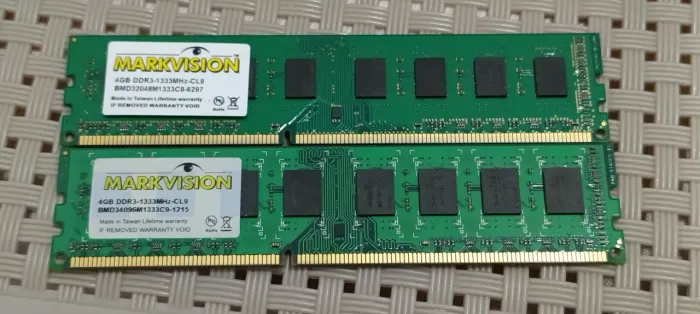 Memória RAM 8GB DDR3 (?x²)