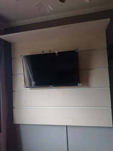 Painel supenso para TV