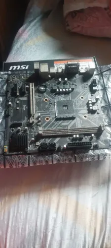Placa mãe b450 pro sem espelho 
