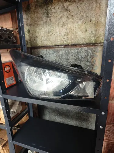 Farol HB20 máscara negra