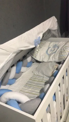 350 berço ou 400 com protetores, mosquiteiro, travesseiro e lençol 
