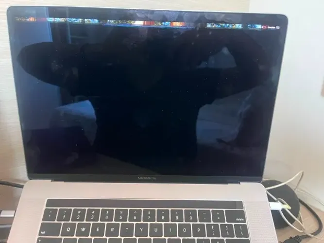 Apple Macbook Pro 2019 16" Intel Core i7 512gb SSD 16gb Ram Cinza Espacial Muito Bom