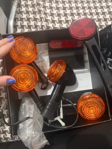 ?Kit Piscas Setas Originais Triumph Bonneville T120 + Refletivos na Caixa
