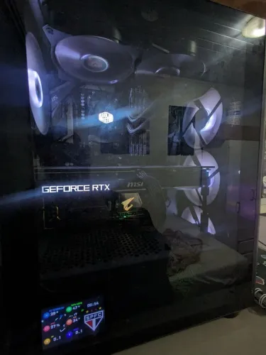 PC Gamer (RTX 4070, Ryzen 7 5700X3D, 32GB RAM, 2TB NVMe)