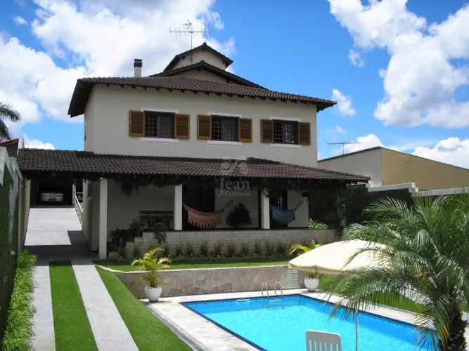 Casa à venda na Vila Suissa, Mogi das Cruzes