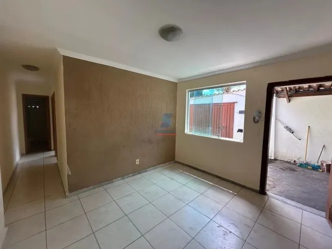 Casa Geminada à venda, 2 quartos, 3 vagas, Nacional - Contagem/MG