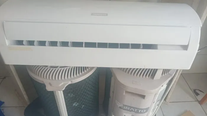 Agratto 12.000 btus semi novo convencional