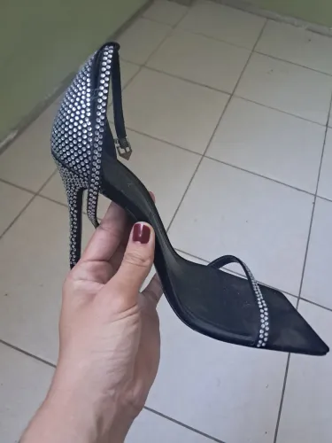 Salto schutz preto com brilho