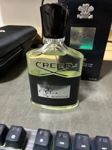 Perfume creed aventus 