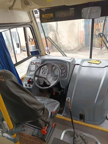 Micro ônibus Mercedes bens 915