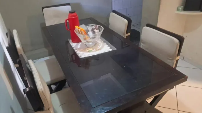Mesa com cadeiras