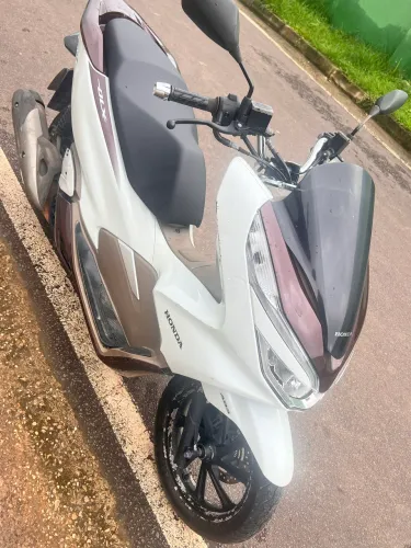 Vende - se Honda PCX/DLX