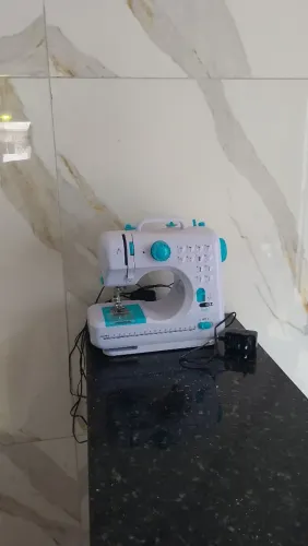 Vendo máquina de costura
