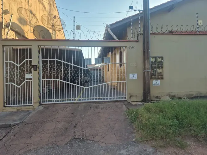 ALUGUEL DE CASA EM RESIDENCIAL