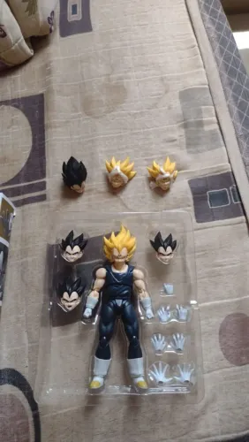 Vegeta Shfiguarts Bandai Original com a Head Majin Vegeta