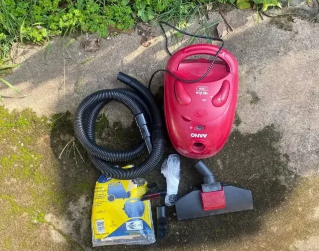 Aspirador de Pó Arno Triton 1300W 127V com Acessórios - Excelente Estado