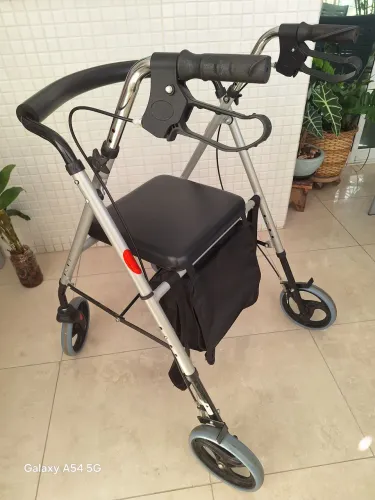 Andador D12 Dellamed alumínio 