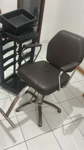 Vende-se cadeira é carro ajudante 
